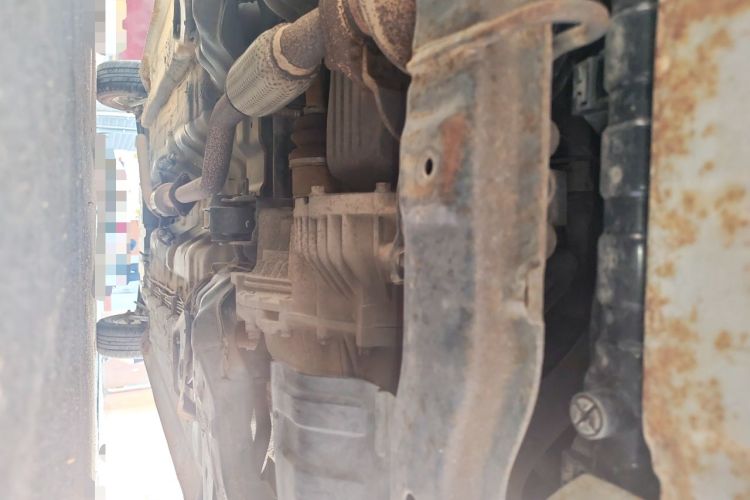 Used Hyundai Elantra 2011 1.6L Manual Comfort Version Chassis Front