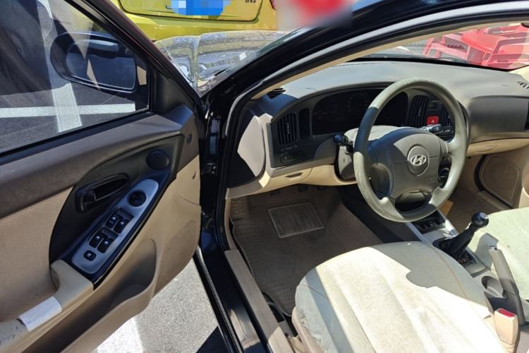 Used Hyundai Elantra 2011 1.6L Manual Comfort Version Driver Seat