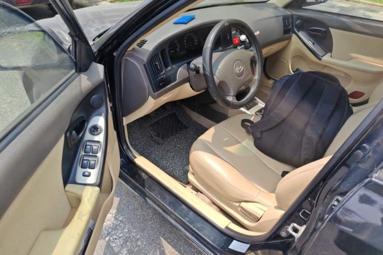 Used Hyundai Elantra 2011 1.6L Manual Comfort Version Driver Seat