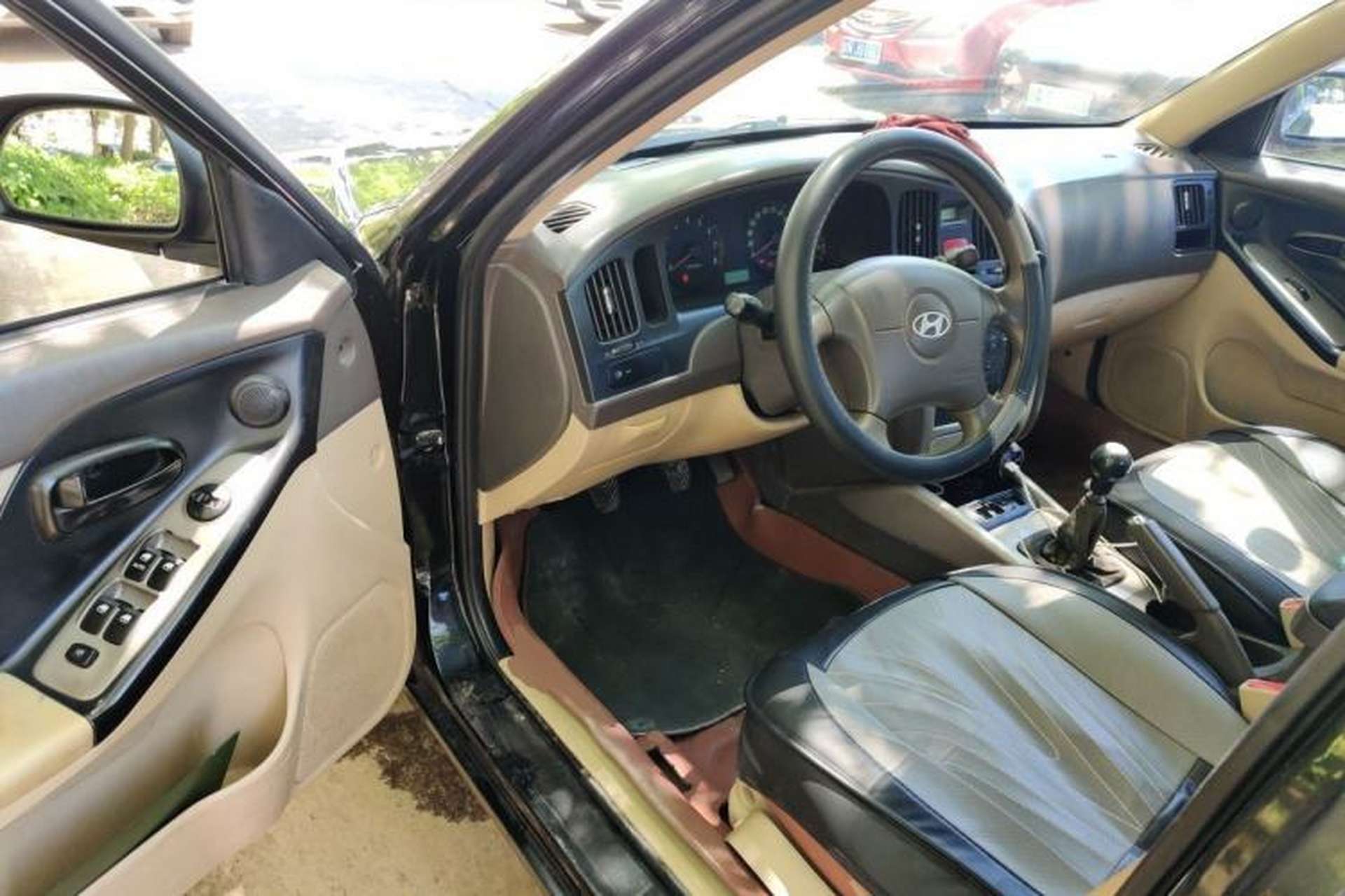 Used Hyundai Elantra 2011 1.6L Manual Comfort Version Driver Seat