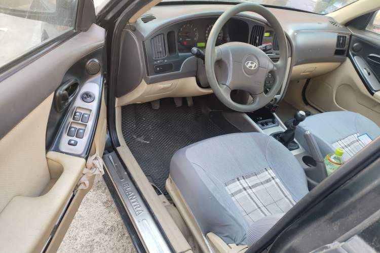 Used Hyundai Elantra 2011 1.6L Manual Comfort Version Driver Seat