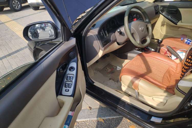 Used Hyundai Elantra 2011 1.6L Manual Comfort Version Driver Seat