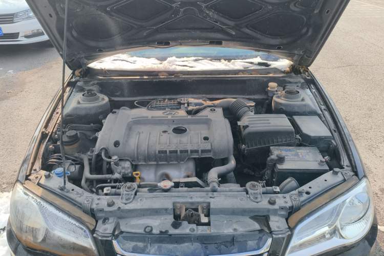 Used Hyundai Elantra 2011 1.6L Manual Comfort Version Engine Bay