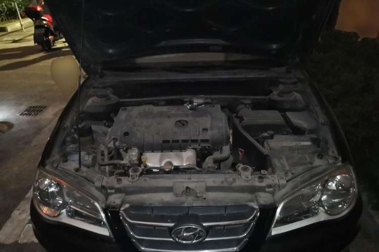 Used Hyundai Elantra 2011 1.6L Automatic Comfort Edition Engine Bay