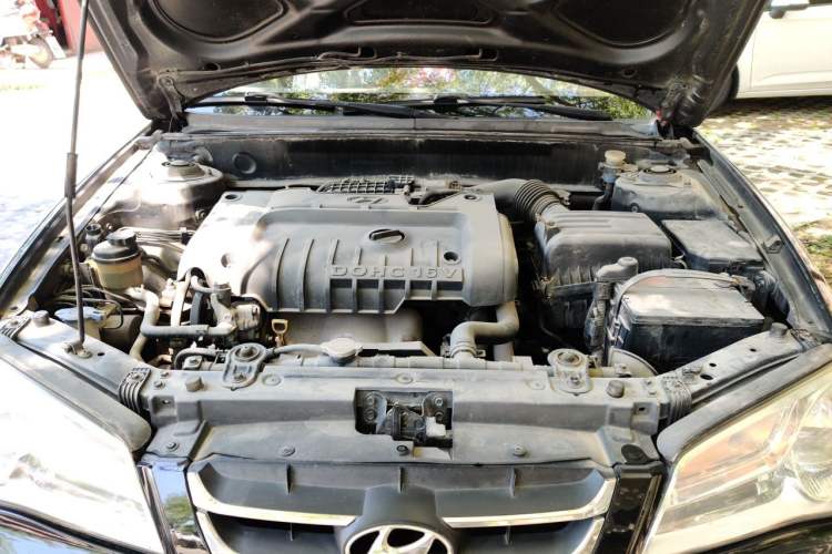 Used Hyundai Elantra 2011 1.6L Manual Comfort Version Engine Bay