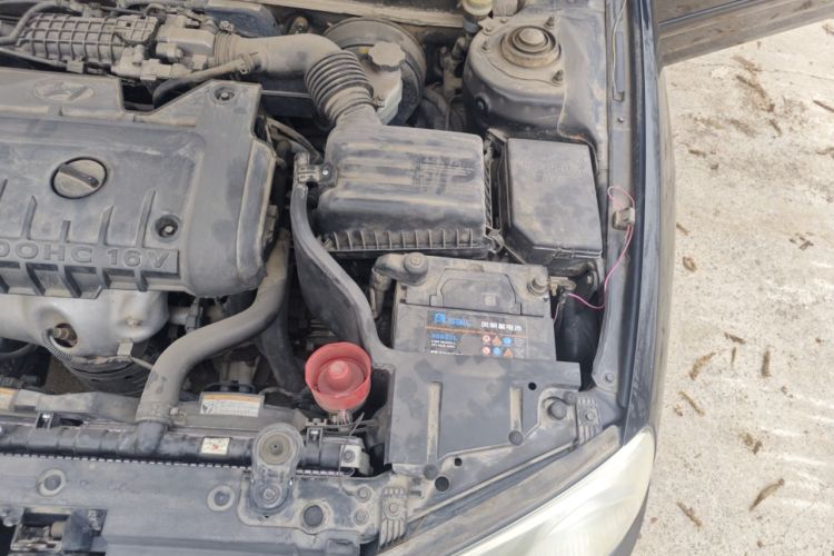 Used Hyundai Elantra 2011 1.6L Manual Comfort Version Engine Bay Left