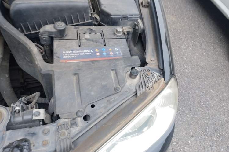 Used Hyundai Elantra 2011 1.6L Manual Comfort Version Engine Bay Left