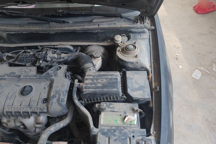 Used Hyundai Elantra 2011 1.6L Manual Comfort Version Engine Bay Left