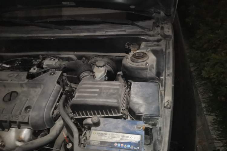 Used Hyundai Elantra 2011 1.6L Automatic Comfort Edition Engine Bay Left