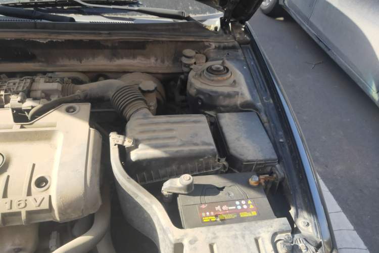 Used Hyundai Elantra 2011 1.6L Manual Comfort Version Engine Bay Left