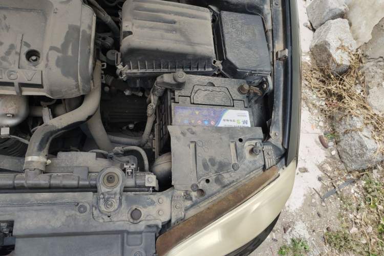 Used Hyundai Elantra 2011 1.6L Manual Comfort Version Engine Bay Left