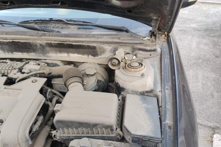 Used Hyundai Elantra 2011 1.6L Manual Comfort Version Engine Bay Left