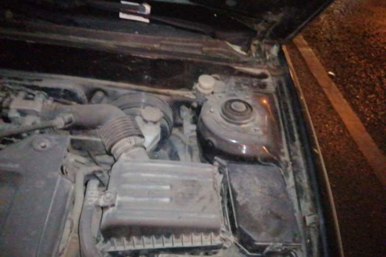 Used Hyundai Elantra 2011 1.6L Manual Comfort Version Engine Bay Left