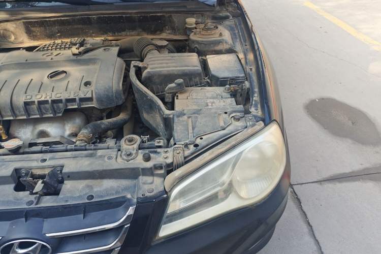 Used Hyundai Elantra 2011 1.6L Manual Comfort Version Engine Bay Left
