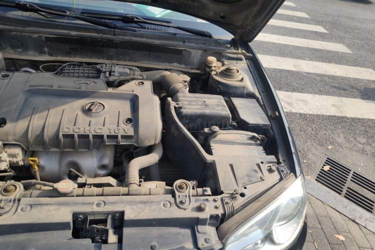 Used Hyundai Elantra 2011 1.6L Manual Comfort Version Engine Bay Left