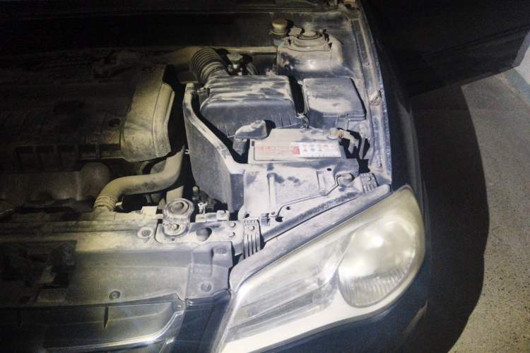 Used Hyundai Elantra 2011 1.6L Manual Comfort Version Engine Bay Left