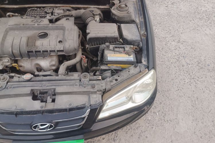 Used Hyundai Elantra 2011 1.6L Automatic Comfort Edition Engine Bay Left