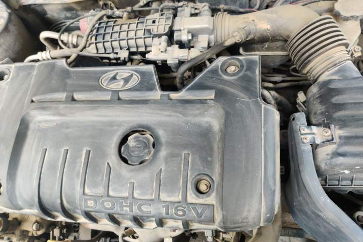 Used Hyundai Elantra 2011 1.6L Manual Comfort Version Engine Bay