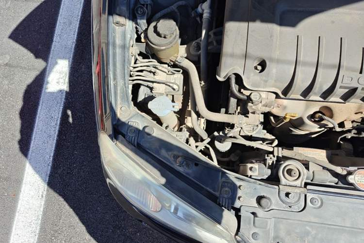 Used Hyundai Elantra 2011 1.6L Manual Comfort Version Engine Bay Right