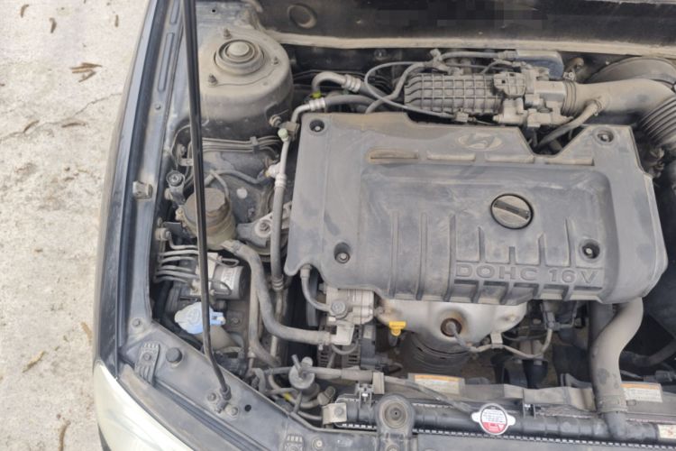 Used Hyundai Elantra 2011 1.6L Manual Comfort Version Engine Bay Right