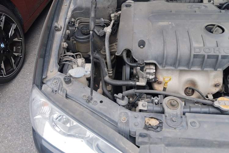 Used Hyundai Elantra 2011 1.6L Manual Comfort Version Engine Bay Right