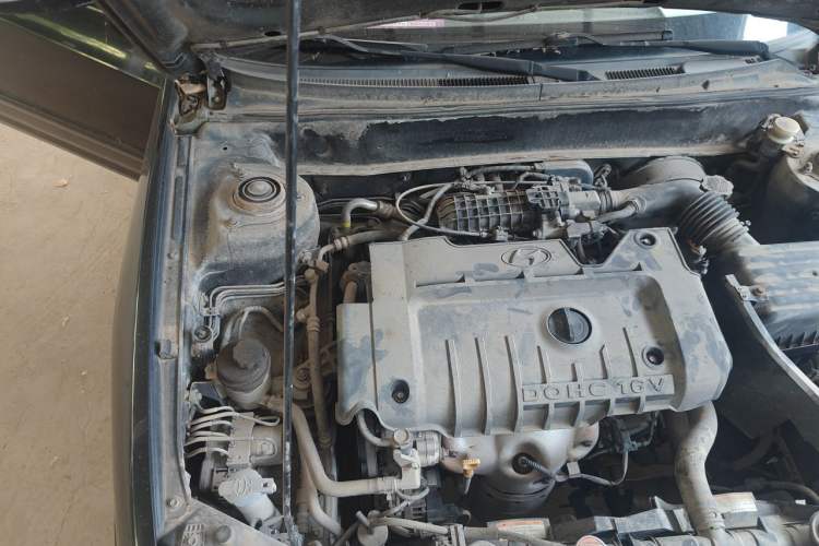 Used Hyundai Elantra 2011 1.6L Manual Comfort Version Engine Bay Right