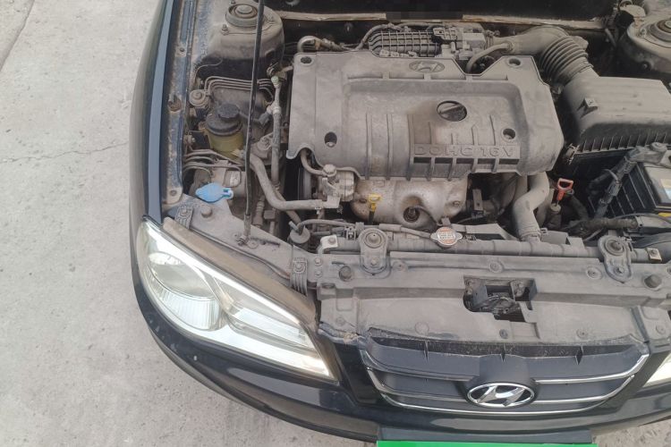Used Hyundai Elantra 2011 1.6L Automatic Comfort Edition Engine Bay Right