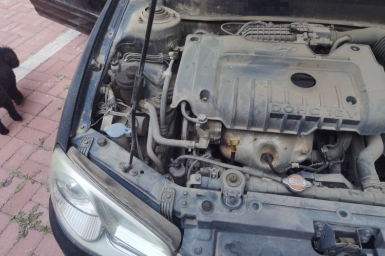 Used Hyundai Elantra 2011 1.6L Manual Comfort Version Engine Bay Right