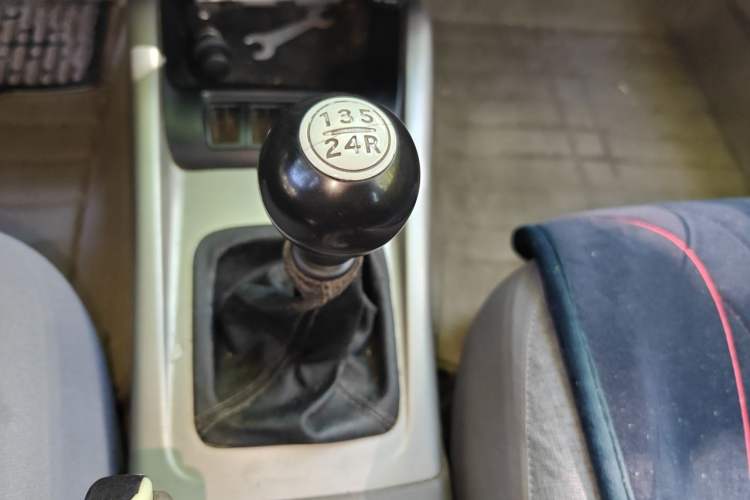 Used Hyundai Elantra 2011 1.6L Manual Comfort Version Gear Lever