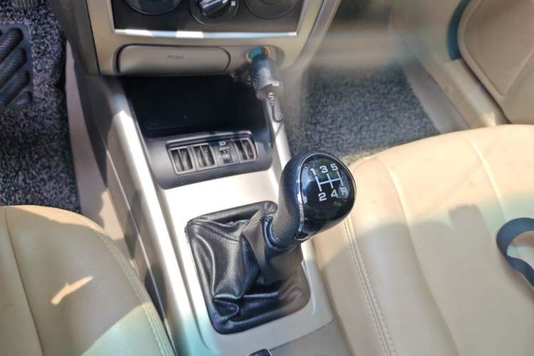 Used Hyundai Elantra 2011 1.6L Manual Comfort Version Gear Lever