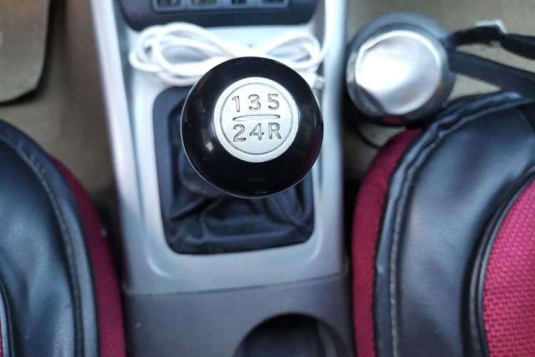 Used Hyundai Elantra 2011 1.6L Manual Comfort Version Gear Lever
