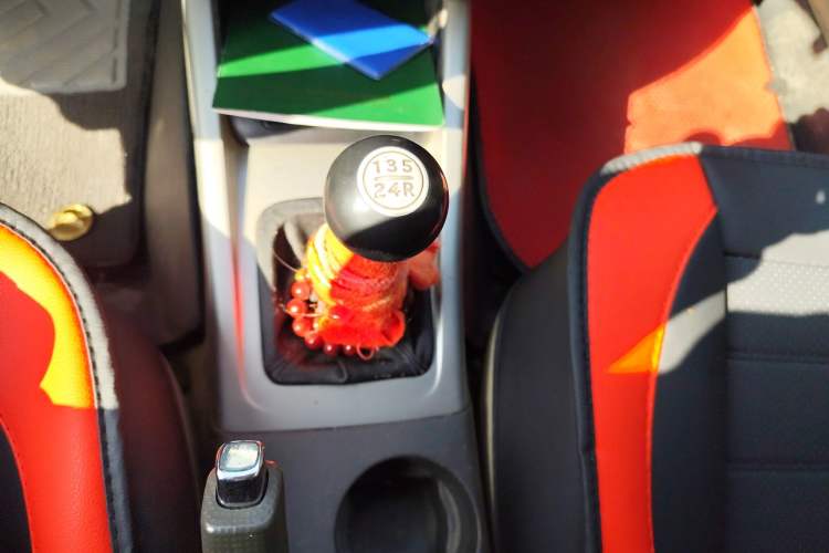 Used Hyundai Elantra 2011 1.6L Manual Comfort Version Gear Lever