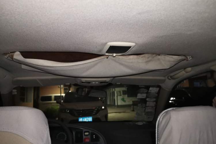 Used Hyundai Elantra 2011 1.6L Automatic Comfort Edition Headliner