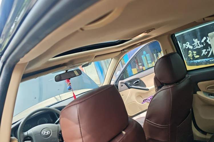Used Hyundai Elantra 2011 1.6L Manual Comfort Version Headliner