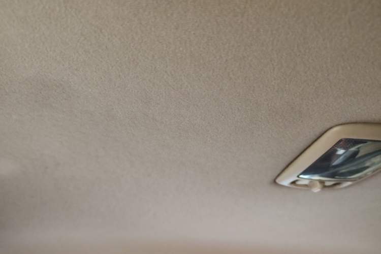 Used Hyundai Elantra 2011 1.6L Manual Comfort Version Headliner