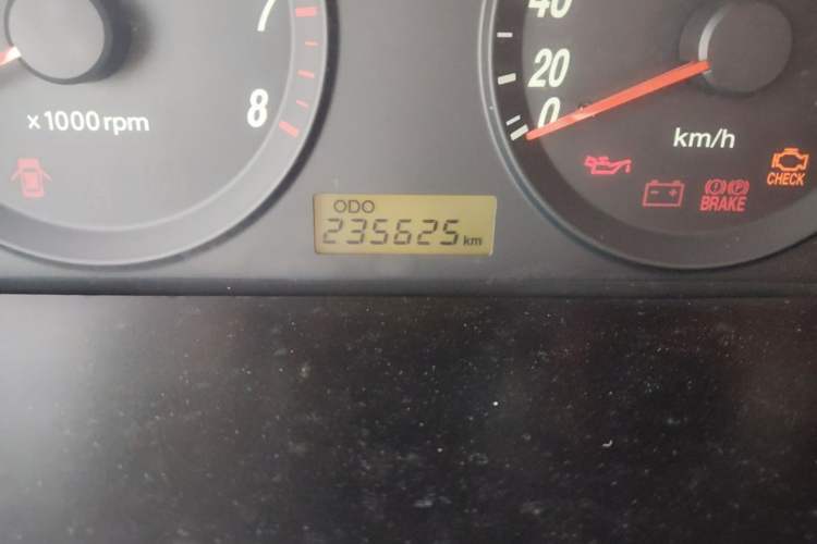 Used Hyundai Elantra 2011 1.6L Manual Comfort Version Odometer Close Up