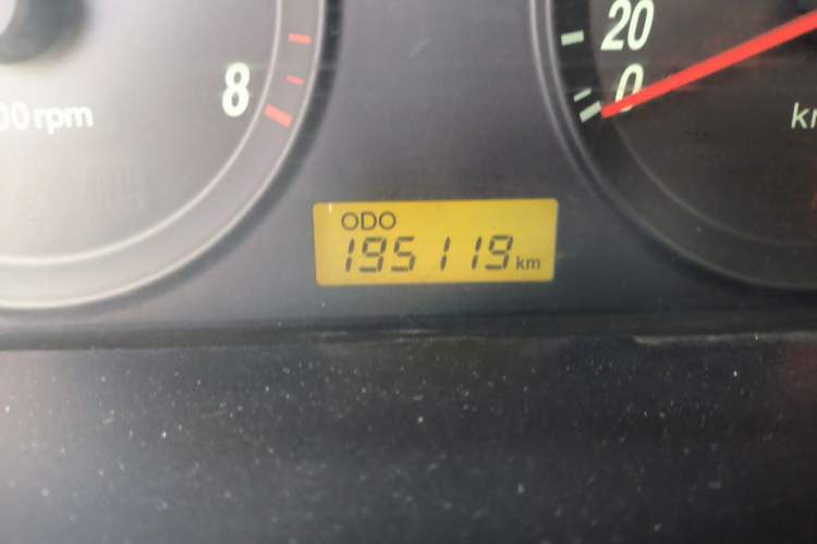 Used Hyundai Elantra 2011 1.6L Manual Comfort Version Odometer Close Up