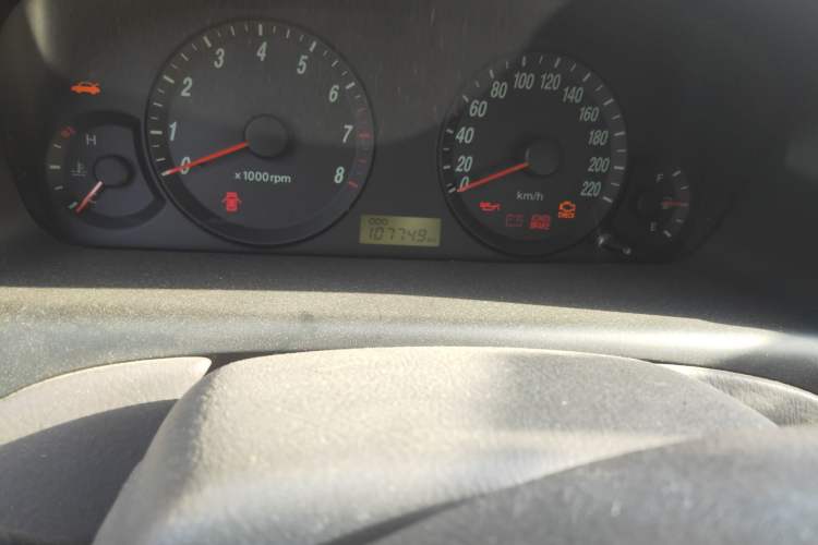 Used Hyundai Elantra 2011 1.6L Manual Comfort Version Odometer Close Up