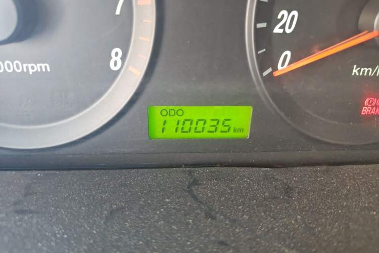 Used Hyundai Elantra 2011 1.6L Manual Comfort Version Odometer Close Up
