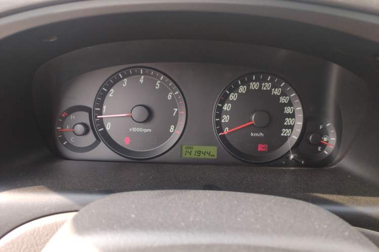 Used Hyundai Elantra 2011 1.6L Manual Comfort Version Odometer Close Up
