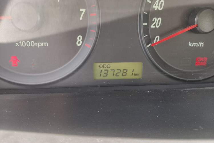 Used Hyundai Elantra 2011 1.6L Manual Comfort Version Odometer Close Up