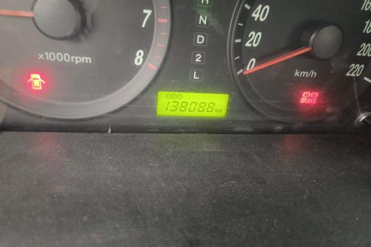 Used Hyundai Elantra 2011 1.6L Automatic Comfort Edition Odometer Close Up