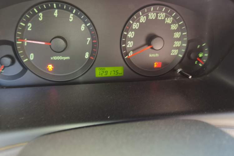 Used Hyundai Elantra 2011 1.6L Manual Comfort Version Odometer Close Up