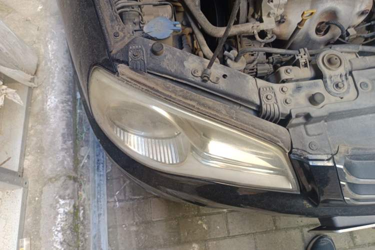 Used Hyundai Elantra 2011 1.6L Manual Comfort Version Right Front Headlight