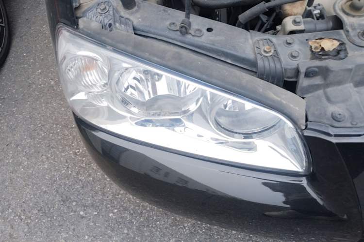 Used Hyundai Elantra 2011 1.6L Manual Comfort Version Right Front Headlight