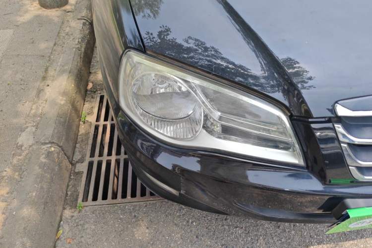 Used Hyundai Elantra 2011 1.6L Manual Comfort Version Right Front Headlight