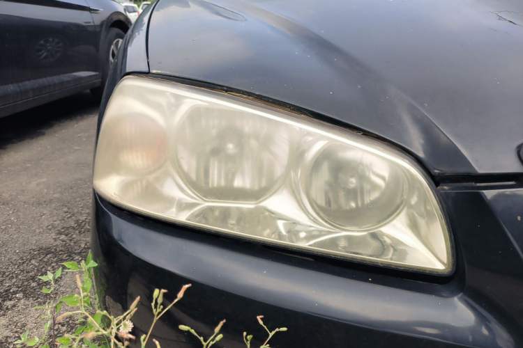 Used Hyundai Elantra 2011 1.6L Manual Comfort Version Right Front Headlight
