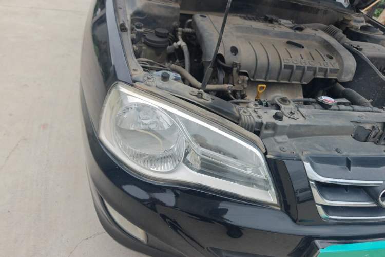 Used Hyundai Elantra 2011 1.6L Manual Comfort Version Right Front Headlight