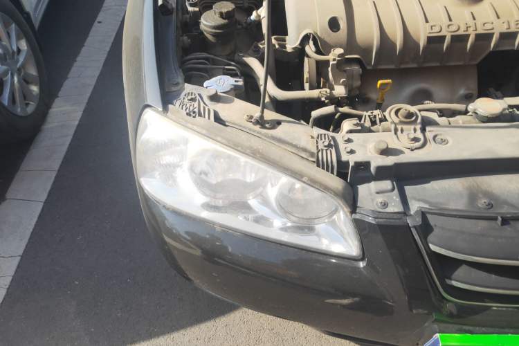 Used Hyundai Elantra 2011 1.6L Manual Comfort Version Right Front Headlight