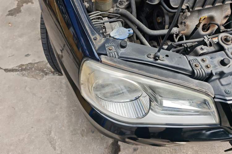 Used Hyundai Elantra 2011 1.6L Manual Comfort Version Right Front Headlight